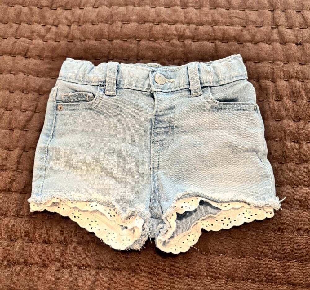 Cat & Jack Toddler Girls 2T Light Wash Denim Shorts Lace Trim